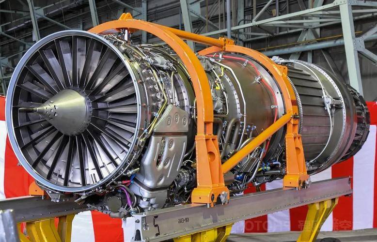 皇冠皇冠足球平台
_央视亲自曝光皇冠皇冠足球平台
,十几人推着歼-16发动机出镜,新太行早已脱胎换骨