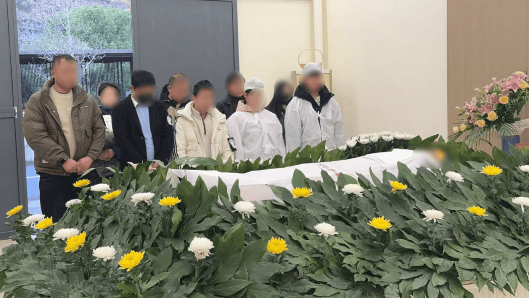 皇冠客服
_泪目!丈夫车祸离世皇冠客服
,妻子含泪做出这个决定